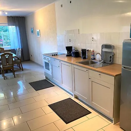 Zimmervermietung Loesken בית אירוח *